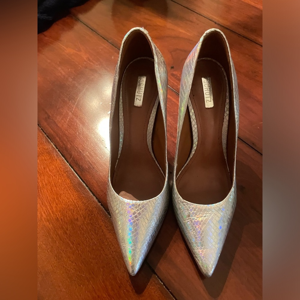 Schutz Silver pump 7.5 worn twice excellent condition